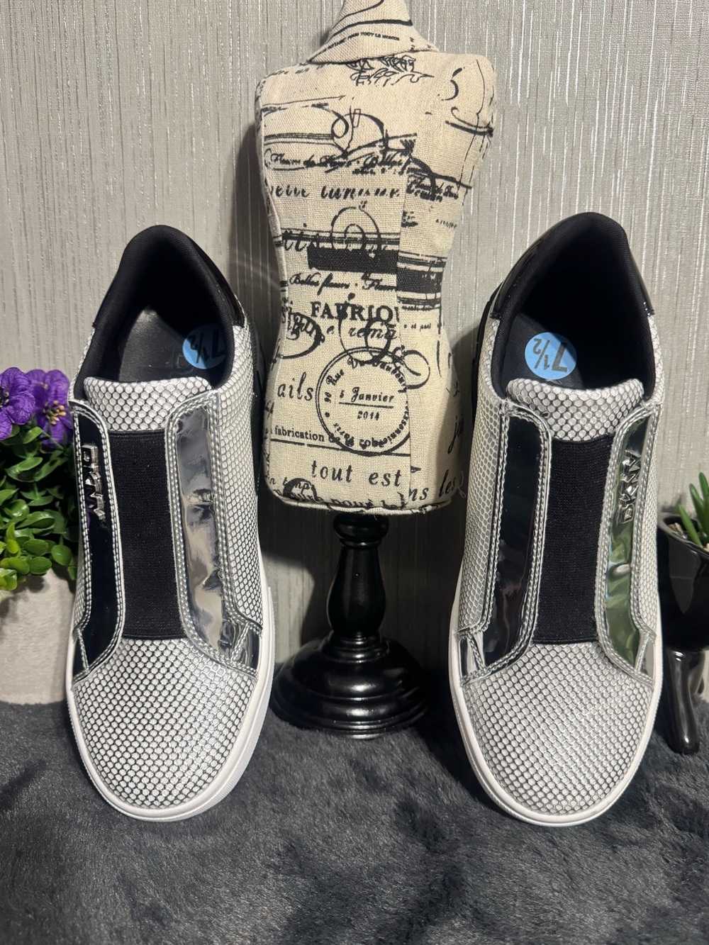 36. DKNY Logo Embossed Silver & White Mesh Sneakers Size 7.5 EUC worn 1x inside!